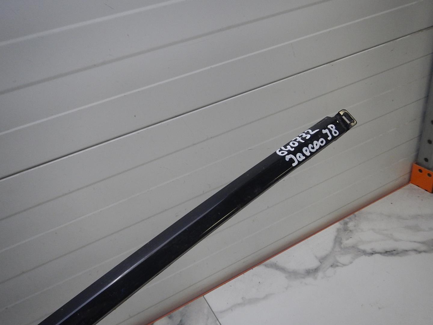 Молдинг заднего бампера