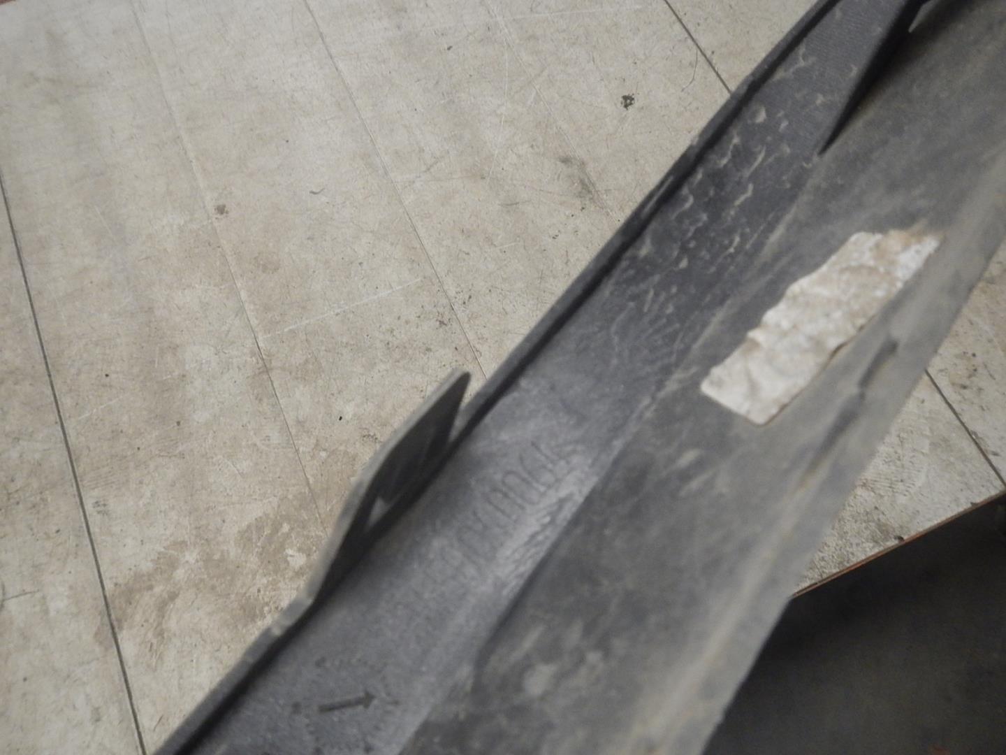 Накладка переднего бампера