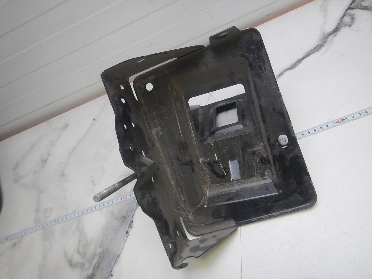 Крепление АКБ (корпус/подставка)