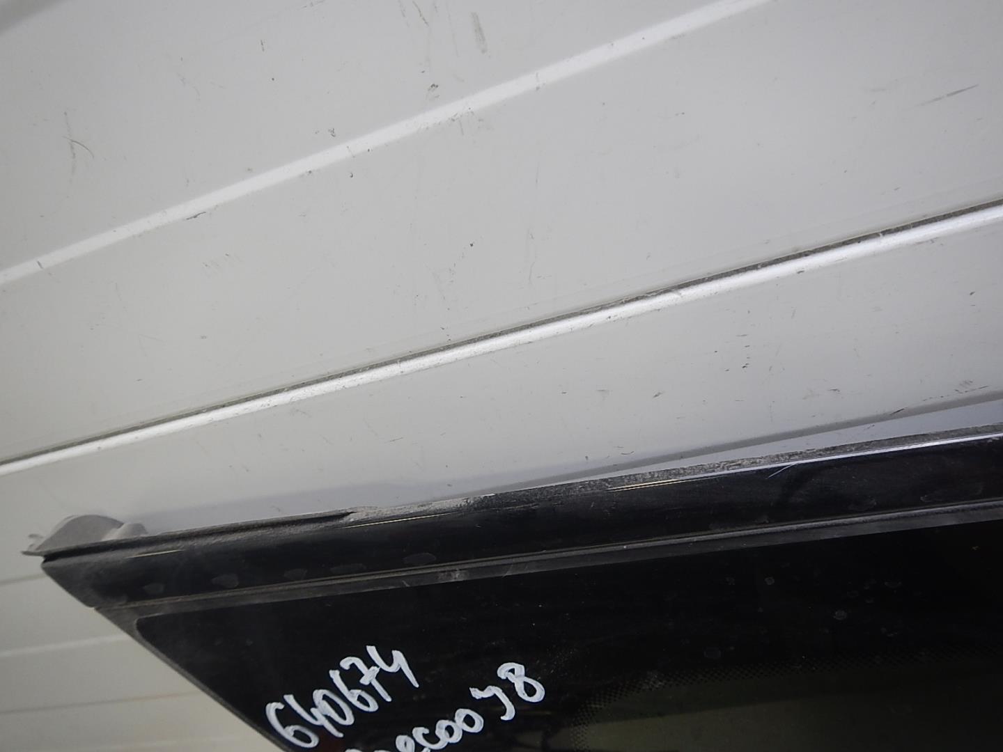 Стекло кузовное глухое левое