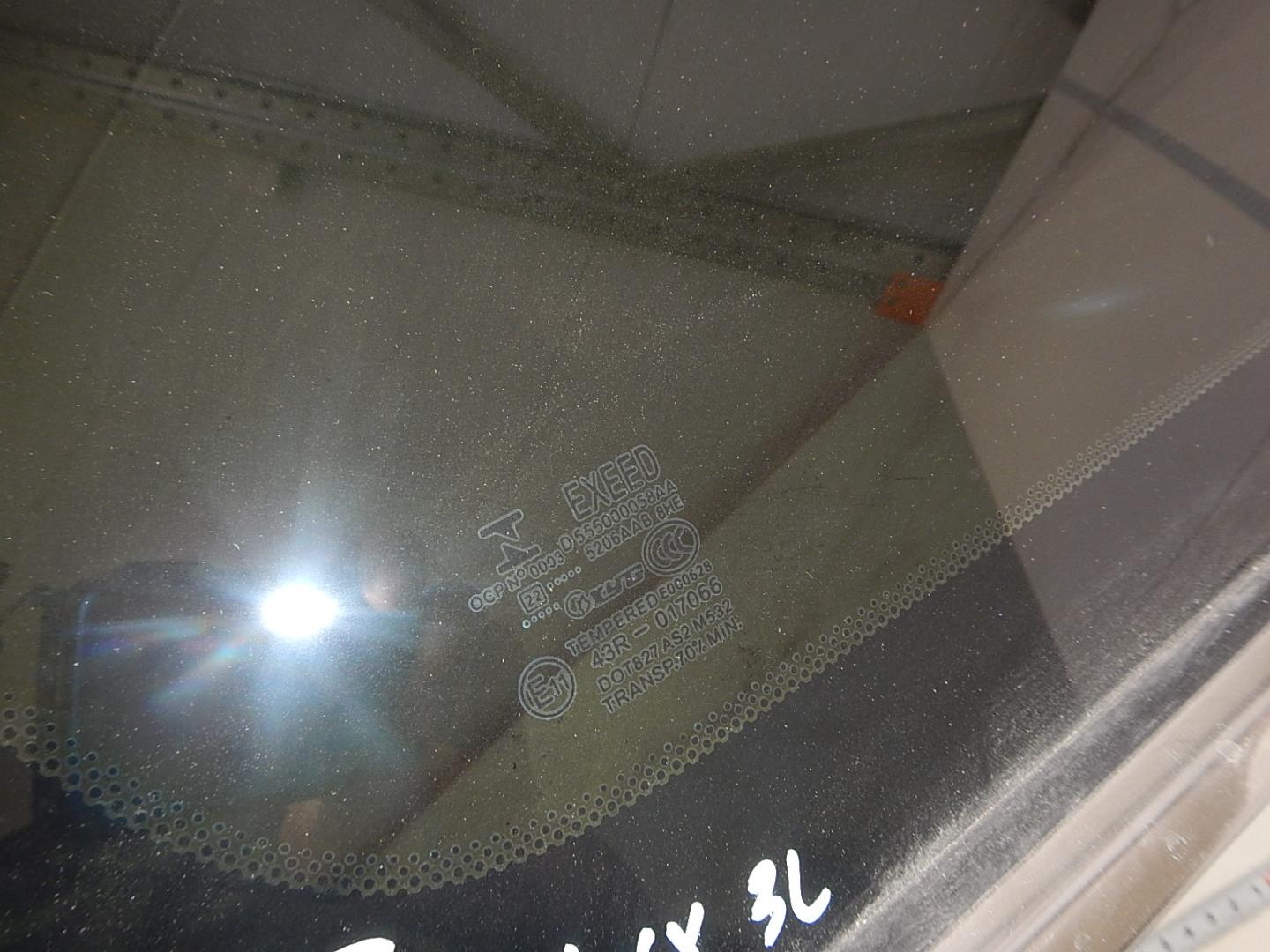 Стекло кузовное глухое левое