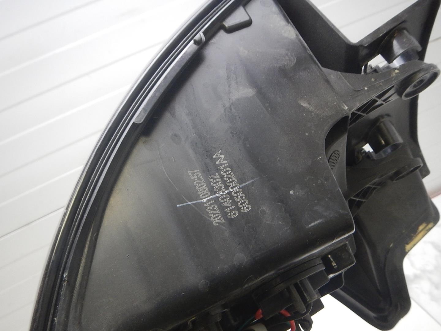 Фонарь задний левый