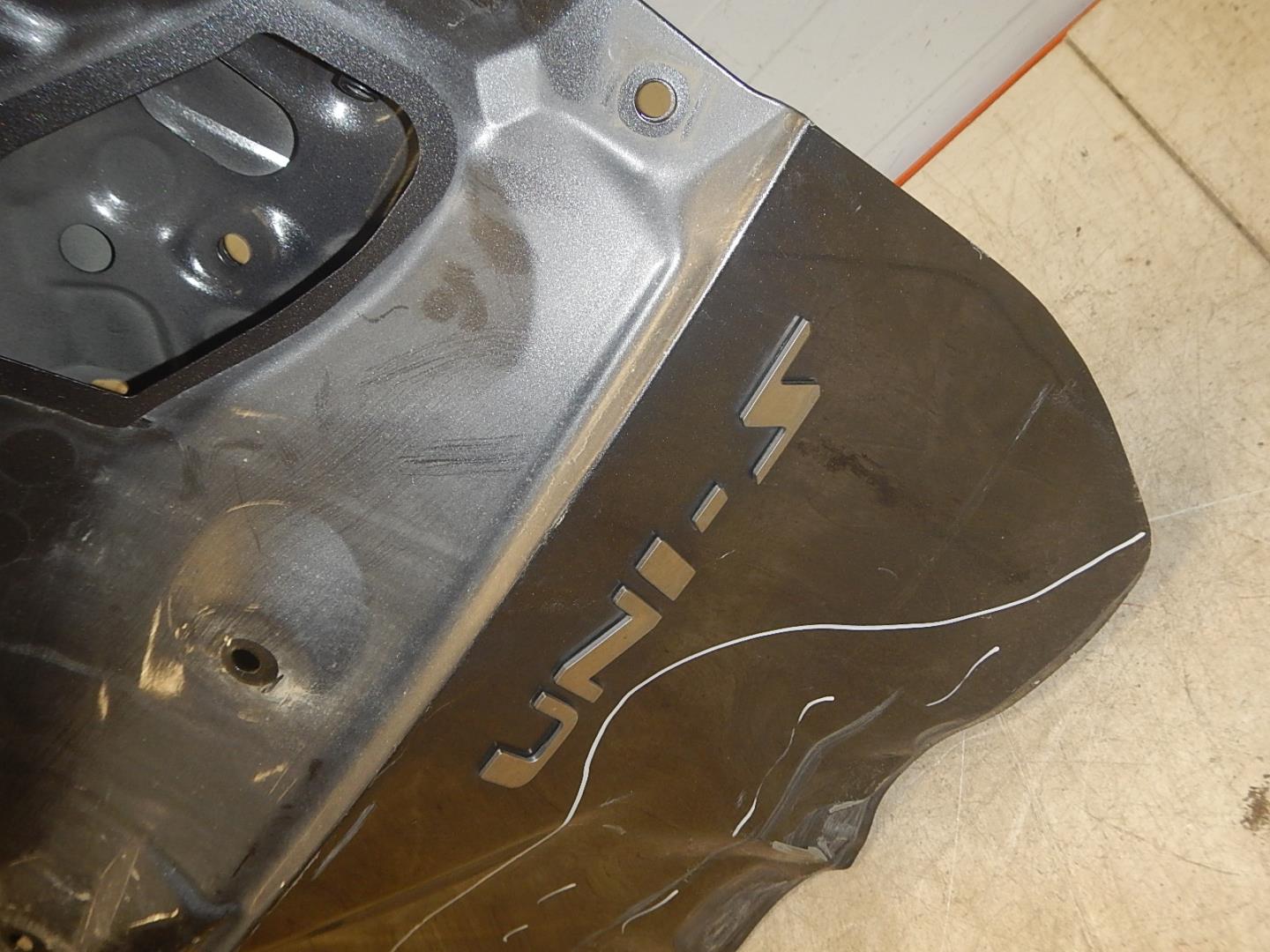 Дверь багажника