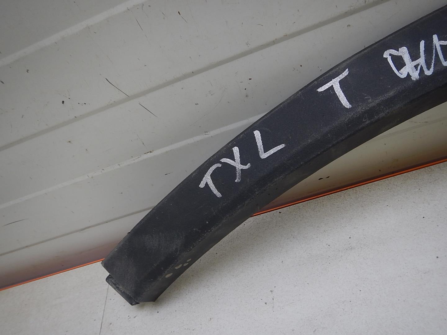 Накладка двери задней левой