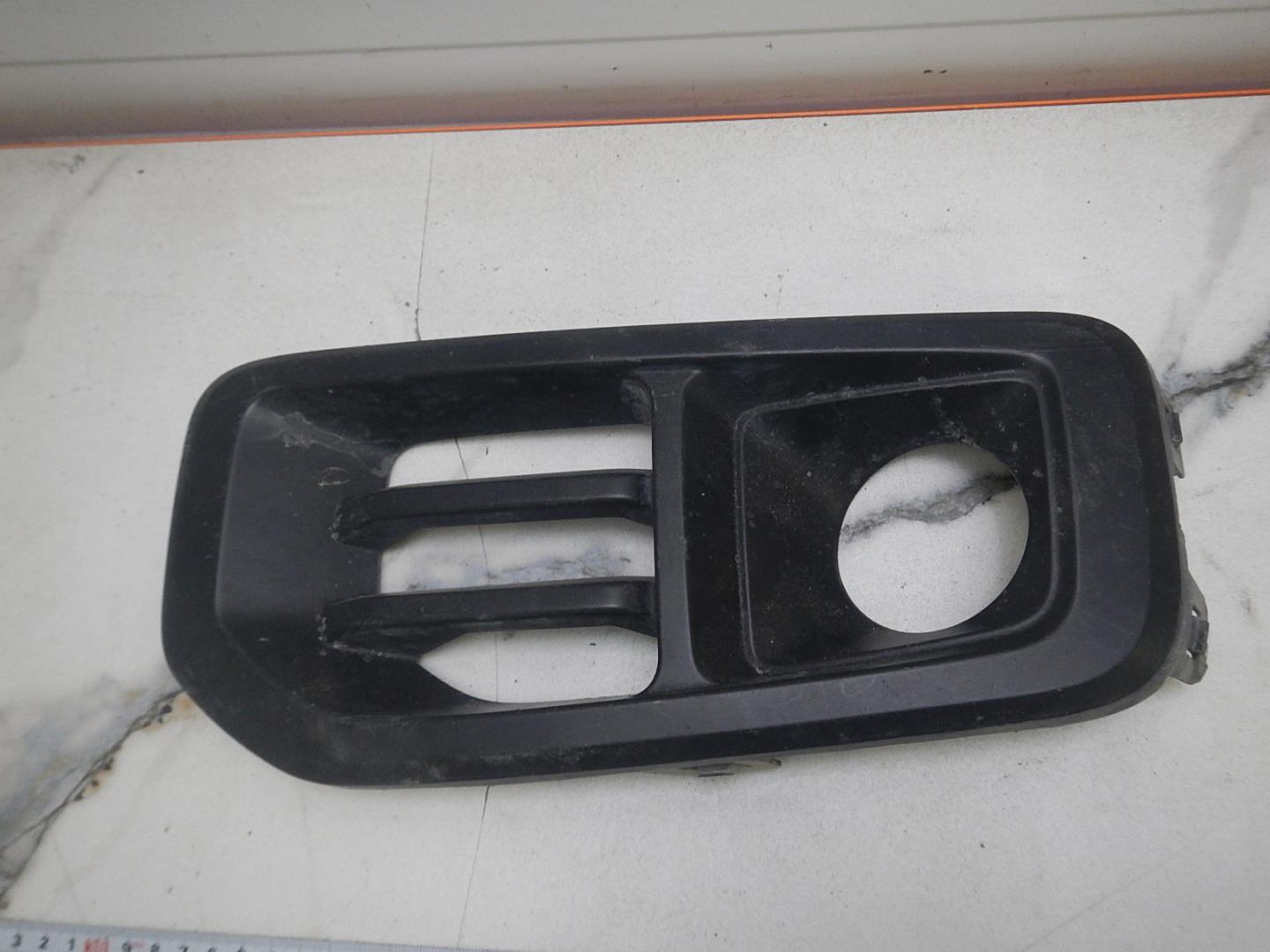 Решетка в бампер левая