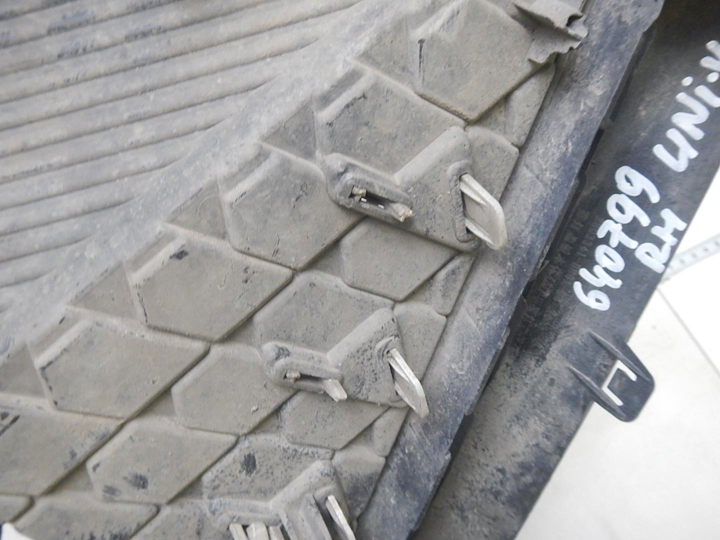 Решетка в бампер правая