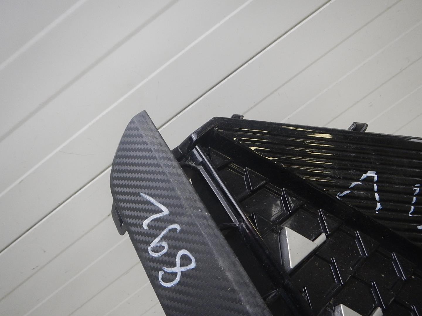 Решетка в бампер правая