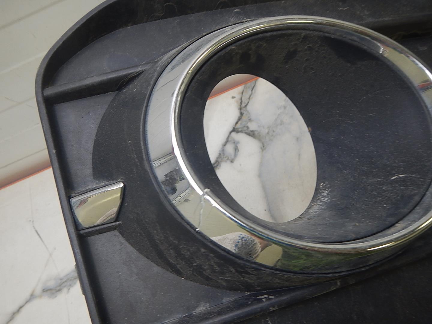 Решетка в бампер левая