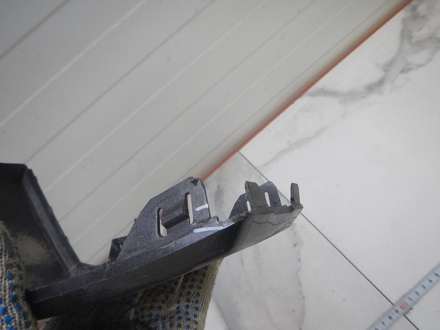 Накладка переднего бампера левая