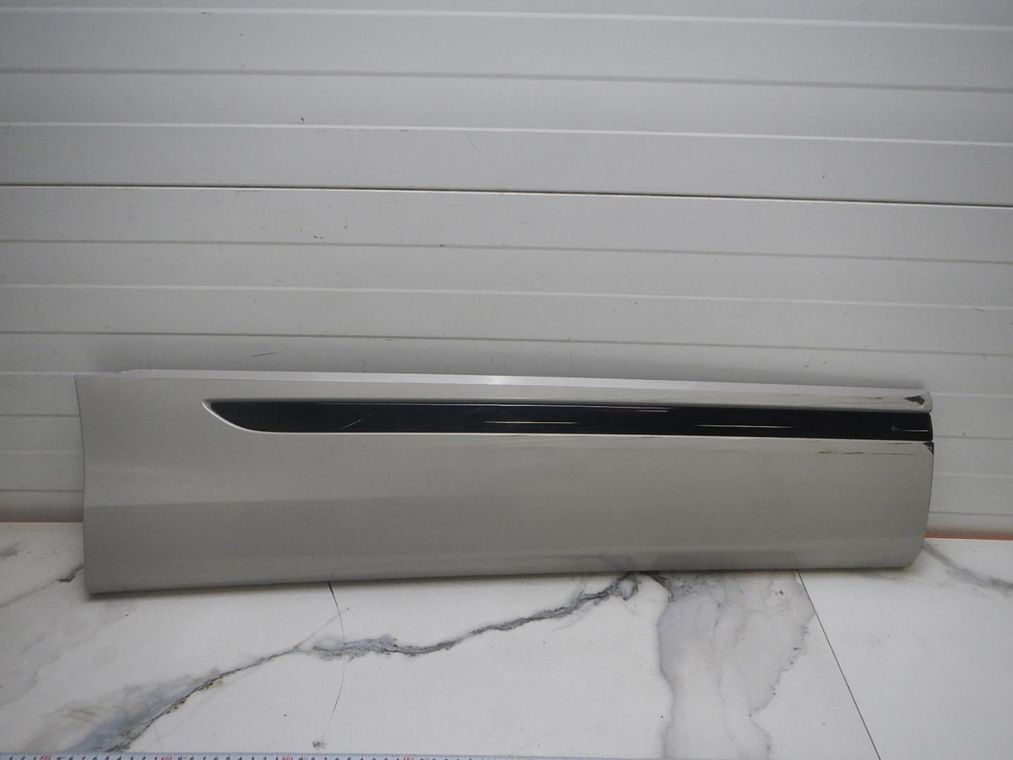 Молдинг задней правой двери