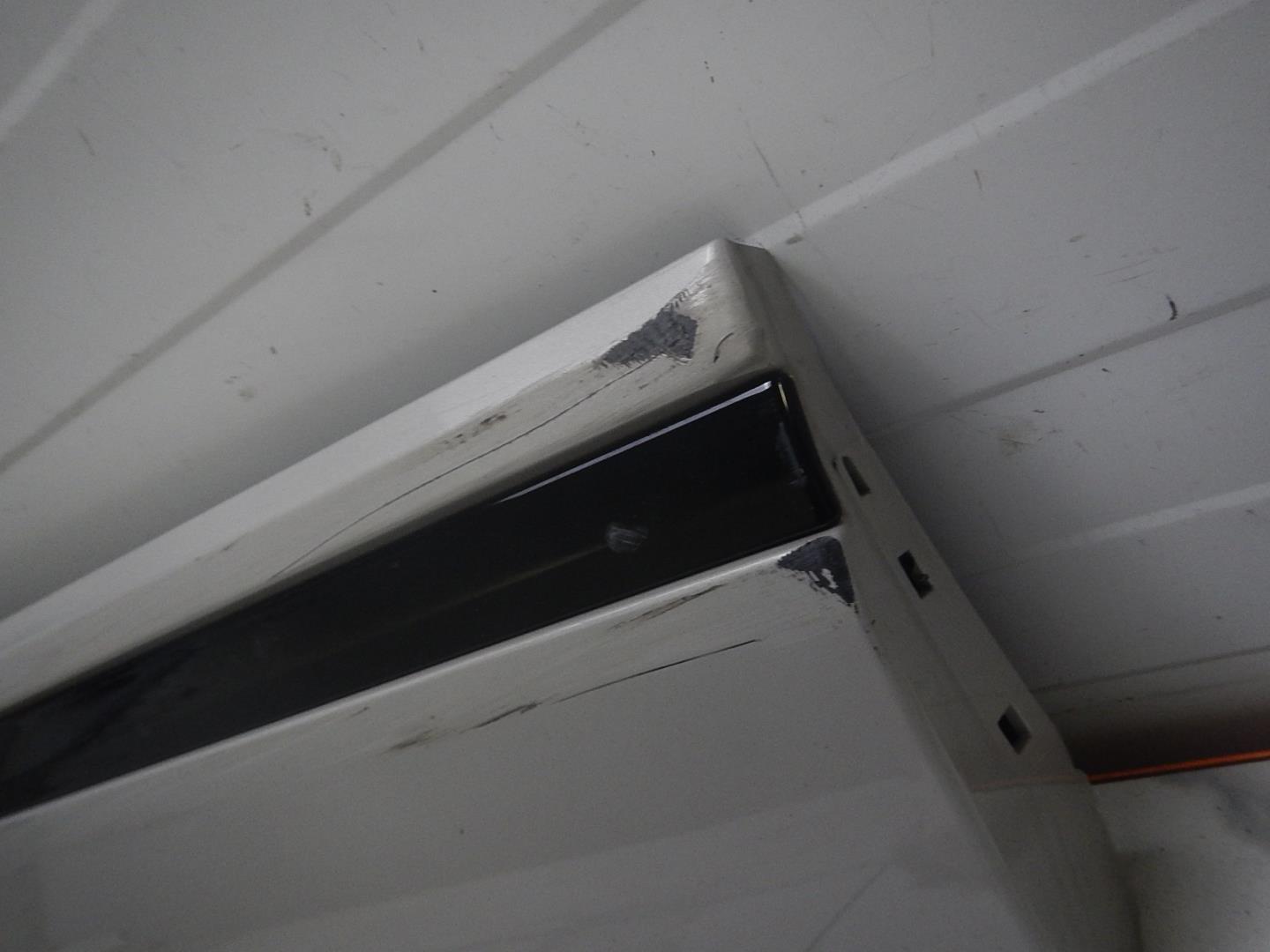 Молдинг задней правой двери