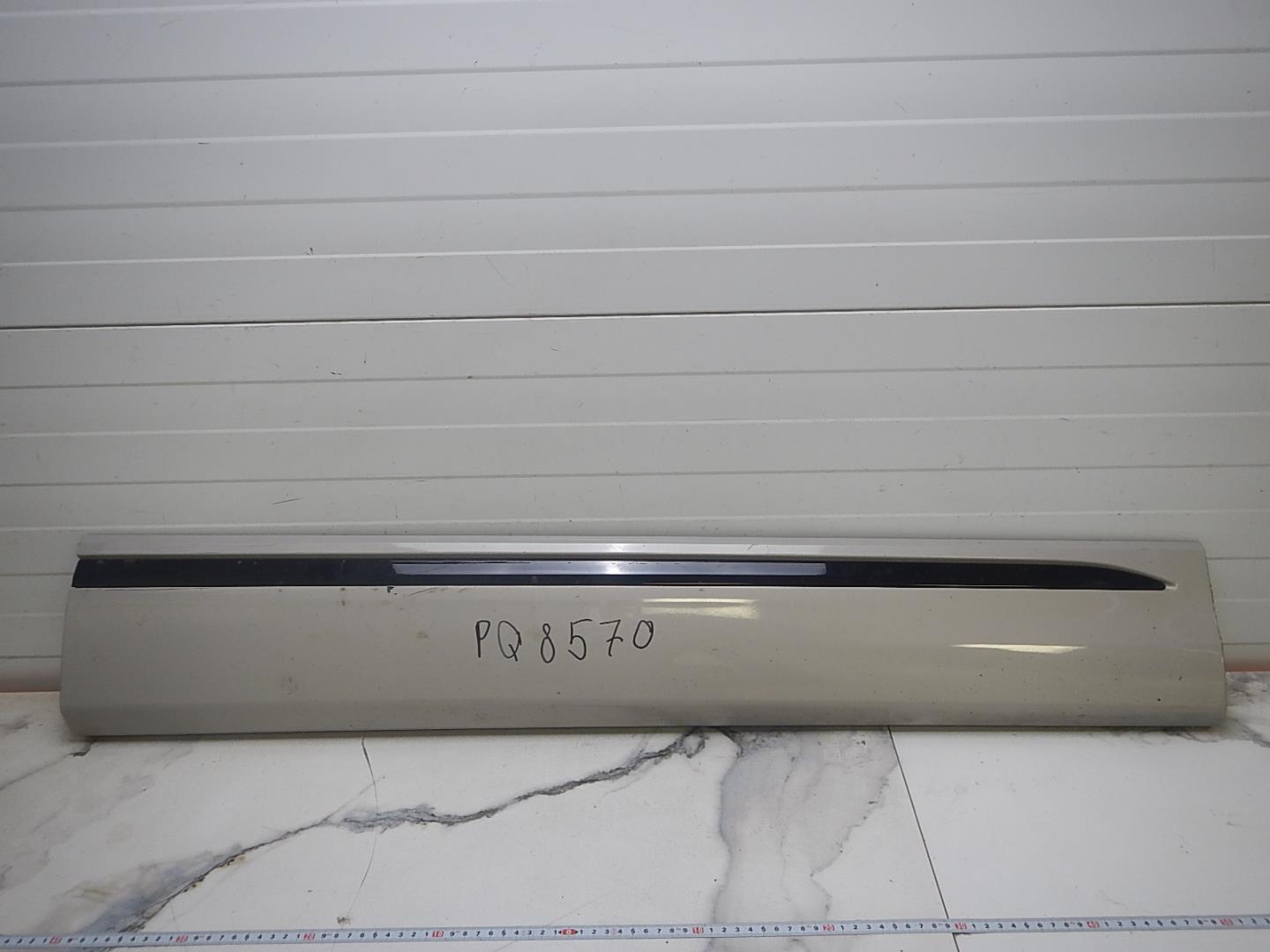 Молдинг передней правой двери