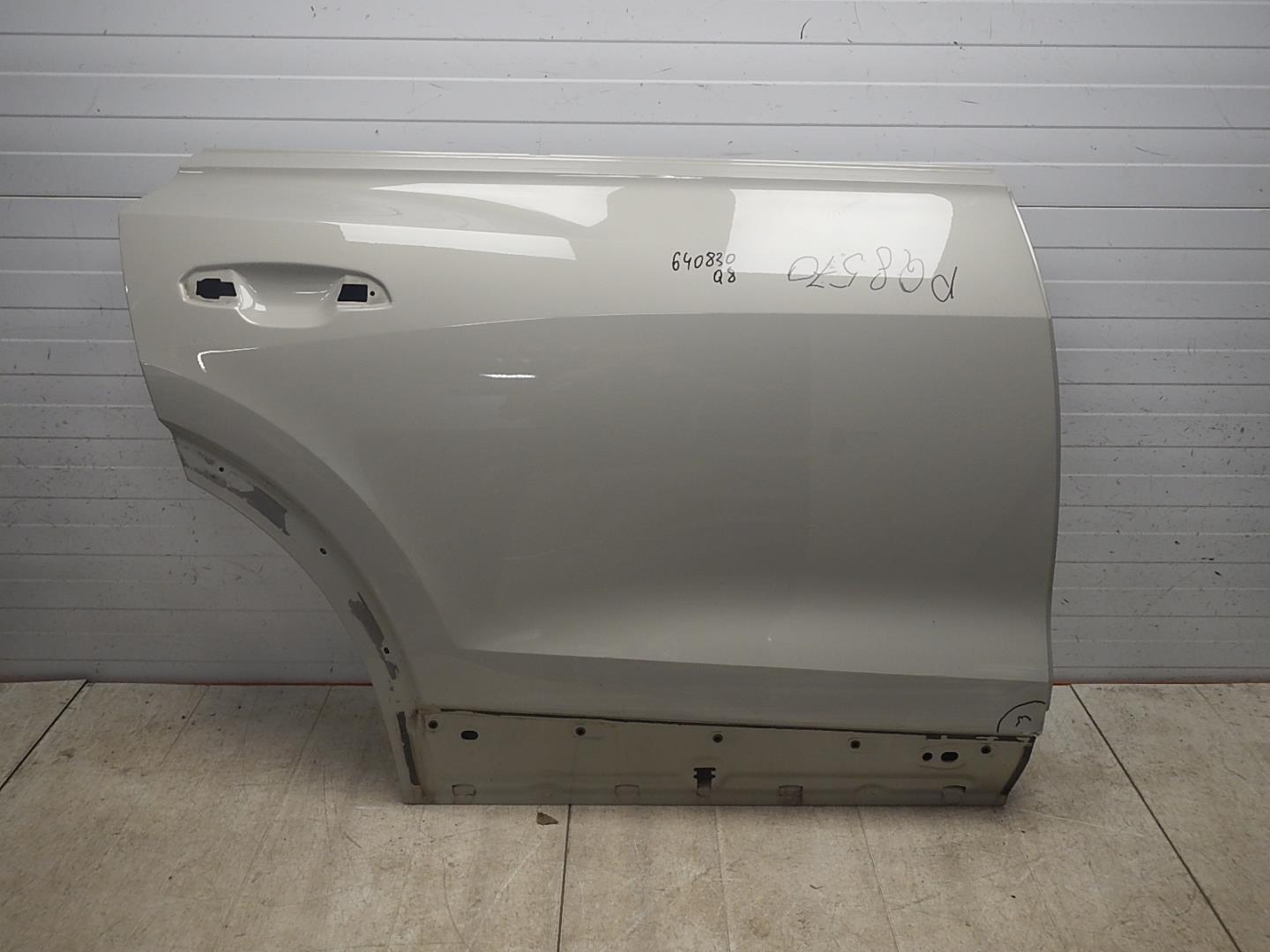 Дверь задняя правая