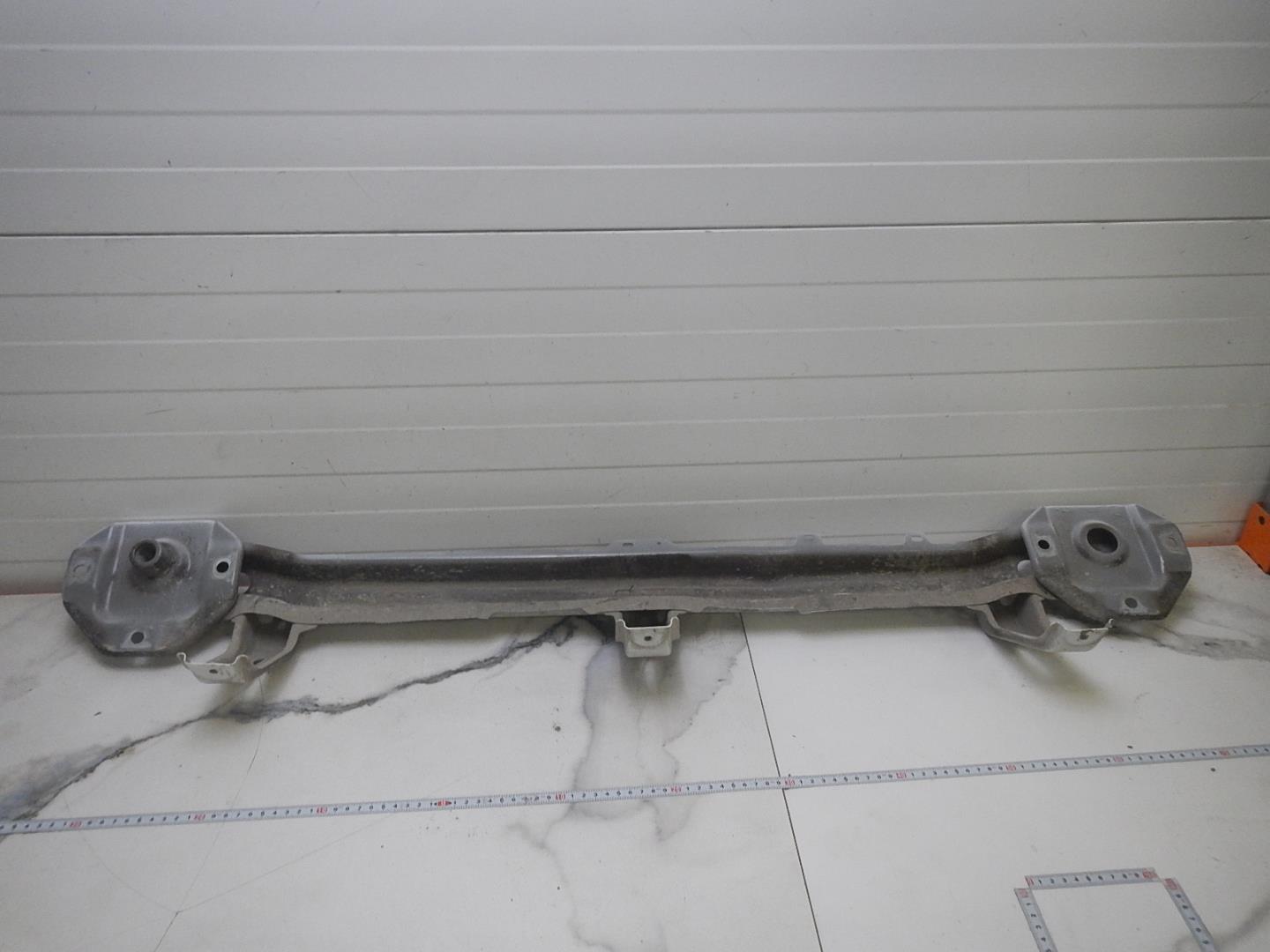 Усилитель заднего бампера