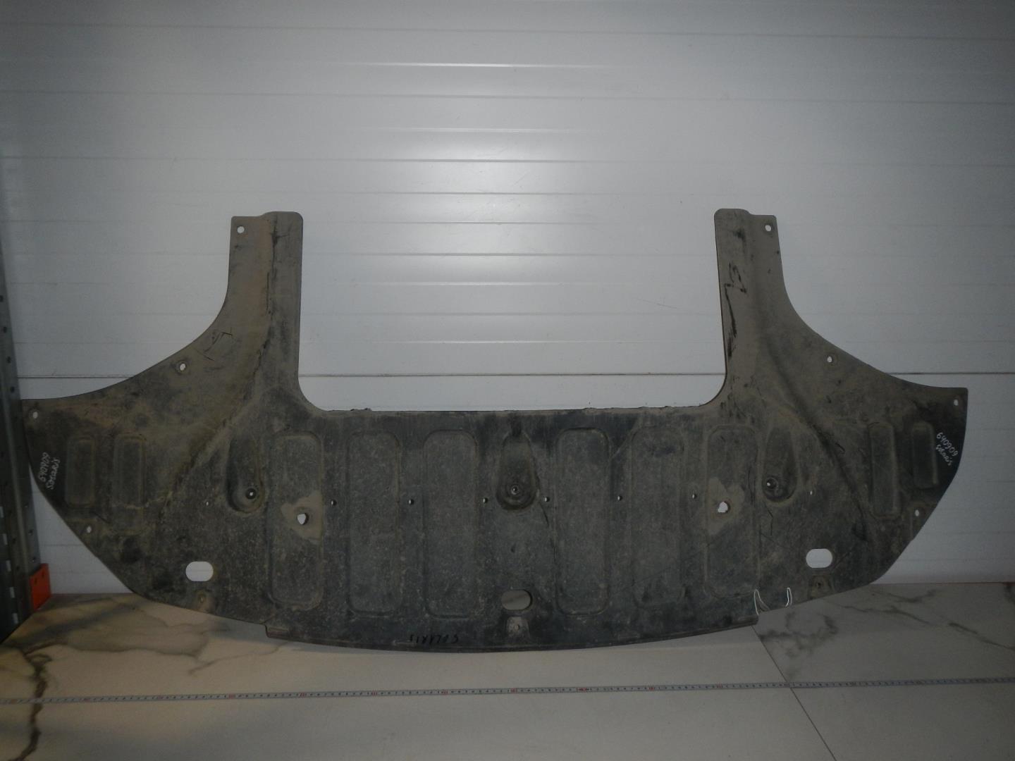 Пыльник двигателя