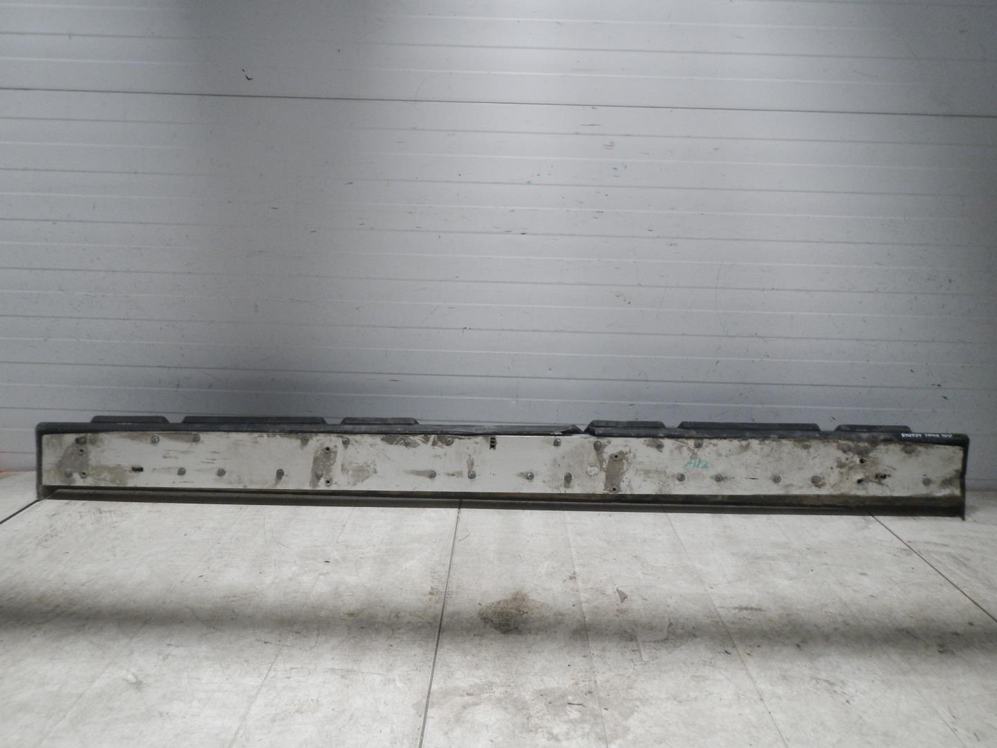 Подножка правая