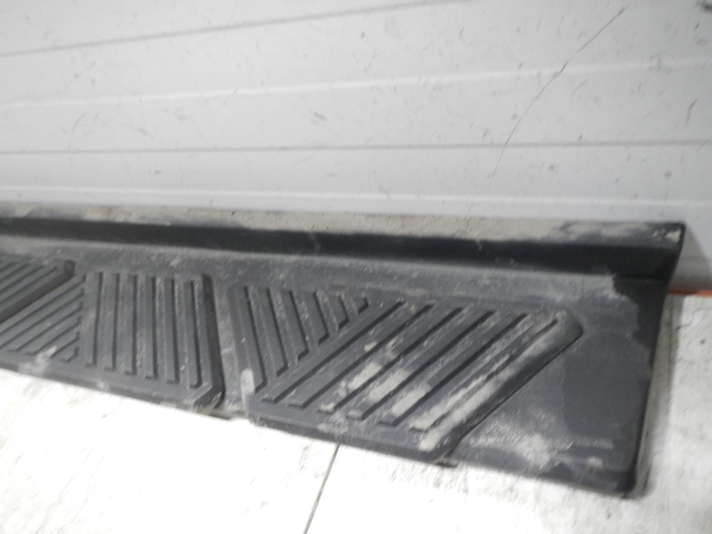 Подножка правая