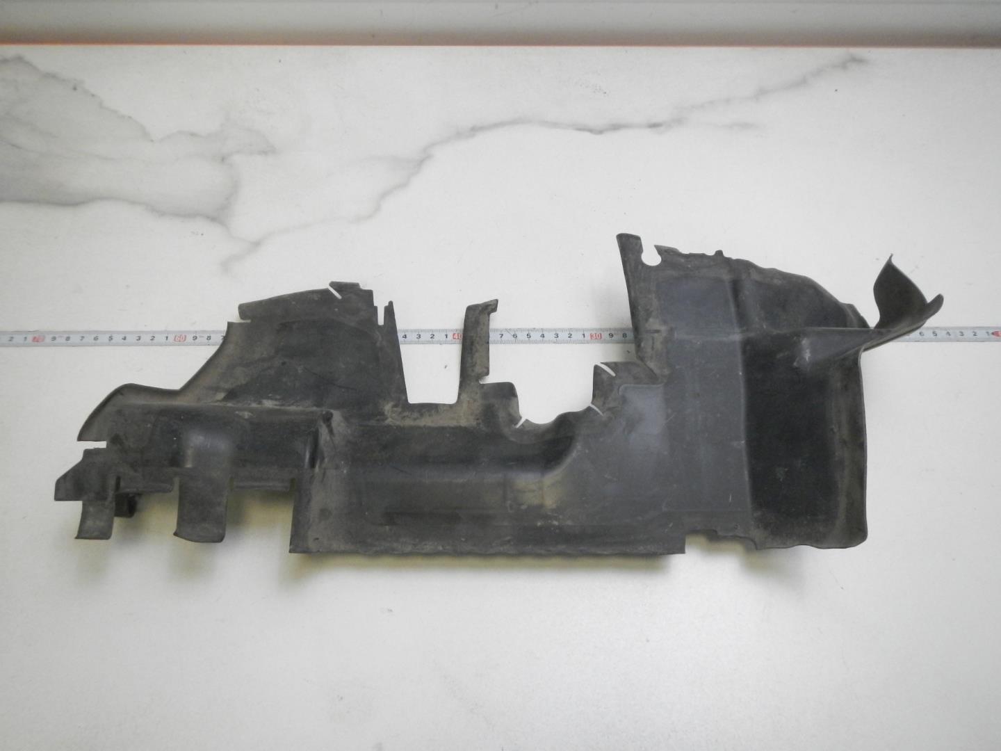 Воздуховод радиатора правый