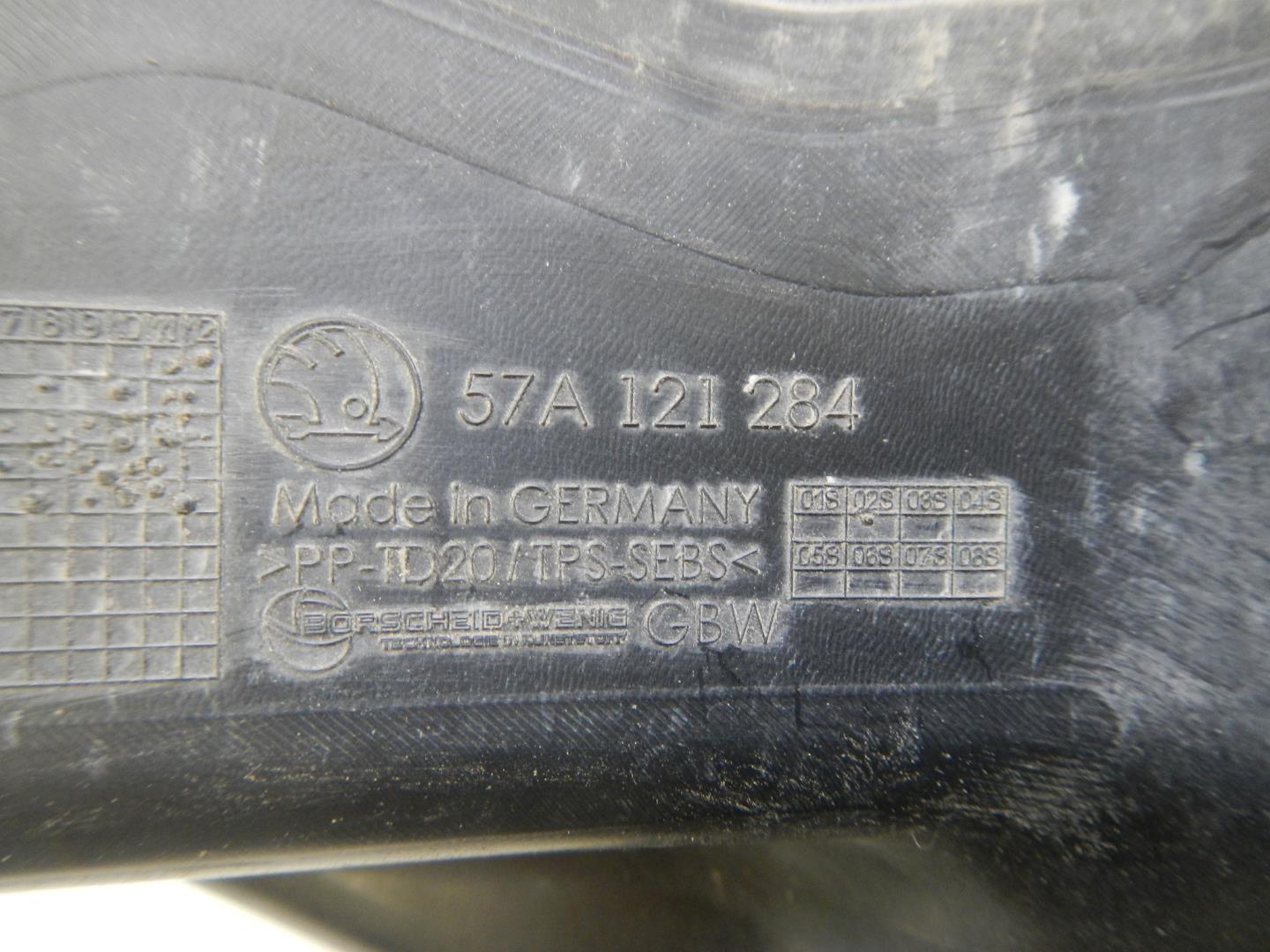 Воздуховод радиатора правый