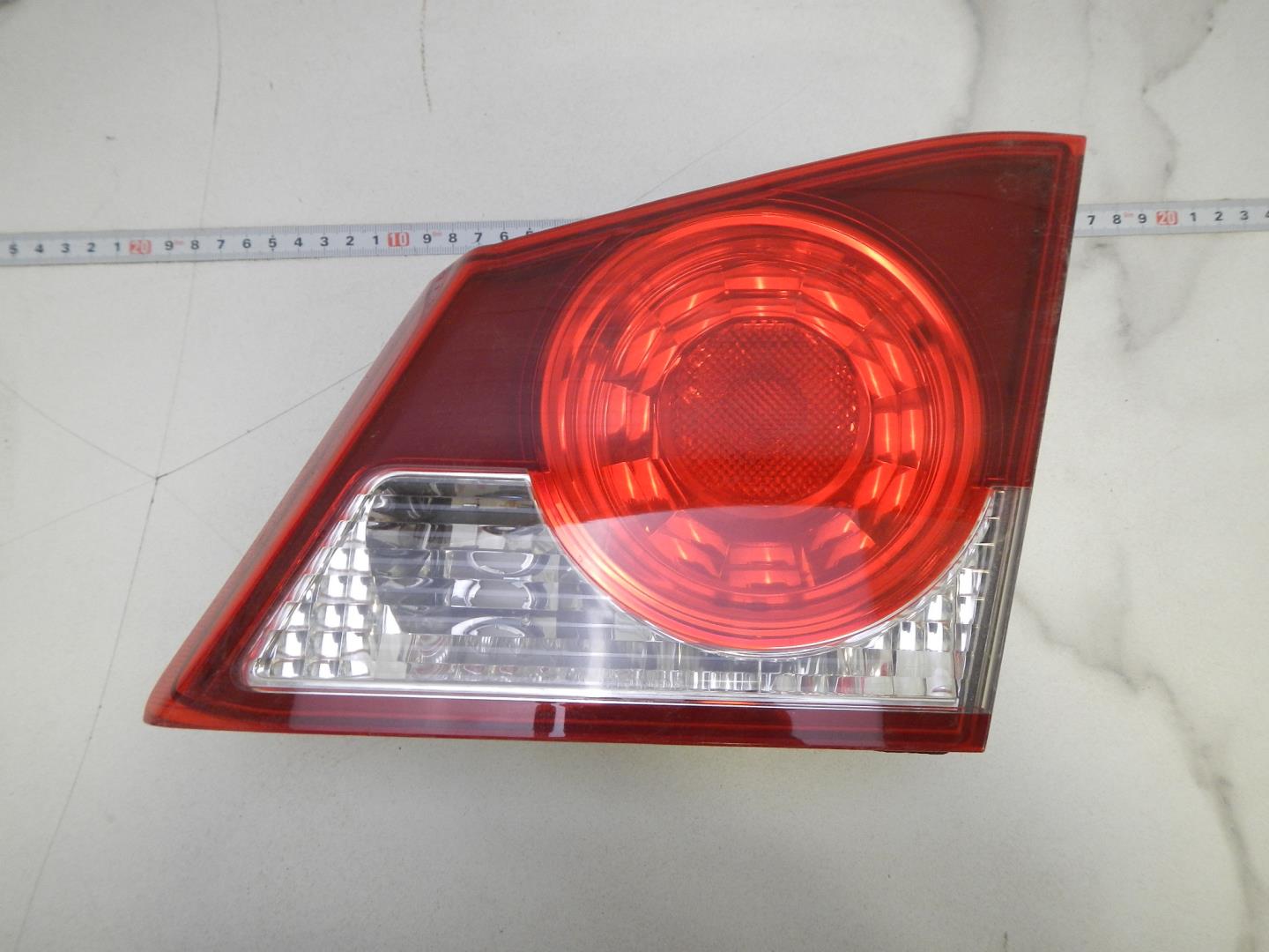 Фонарь задний внутренний правый