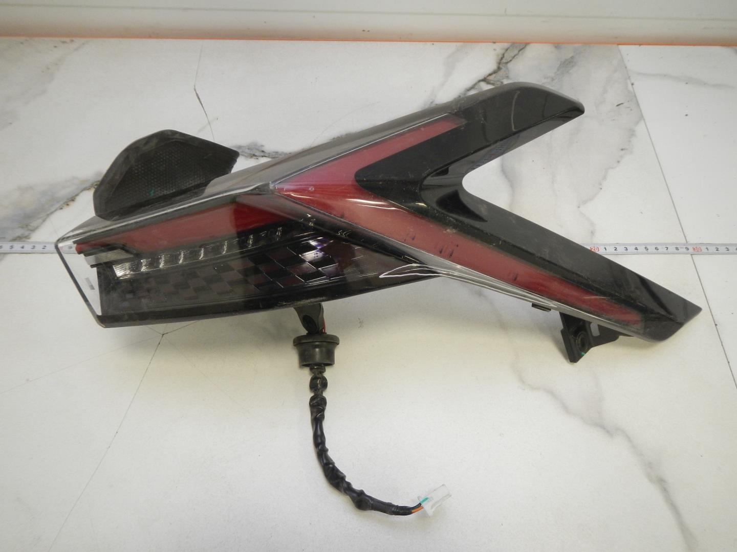 Фонарь задний правый