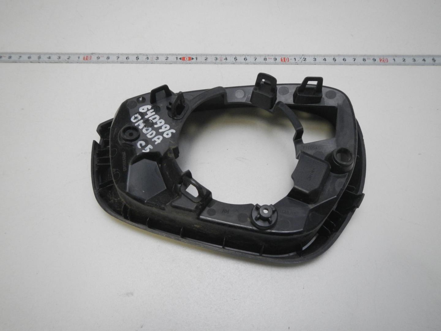 Накладка зеркала правого