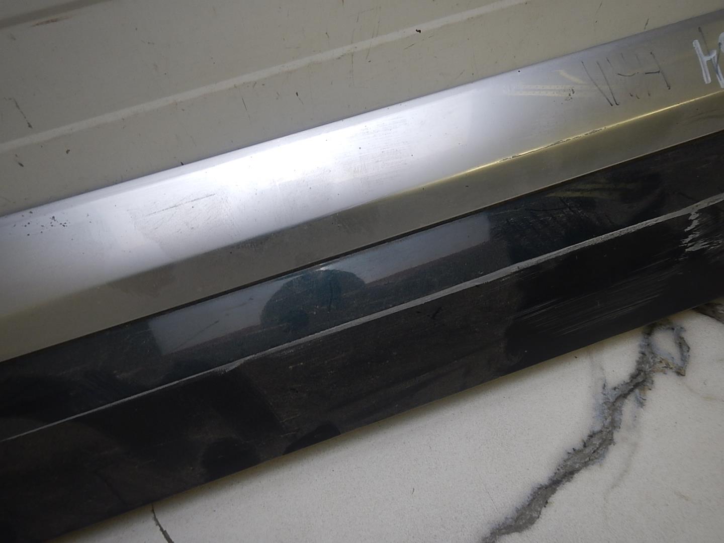 Молдинг передней правой двери