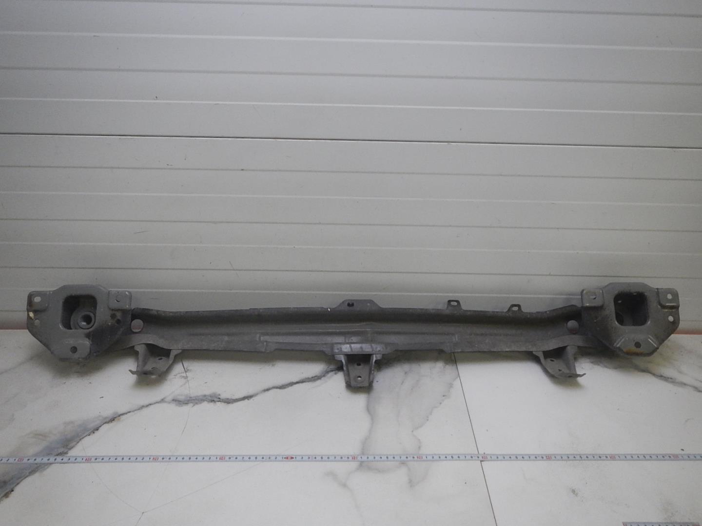 Усилитель заднего бампера