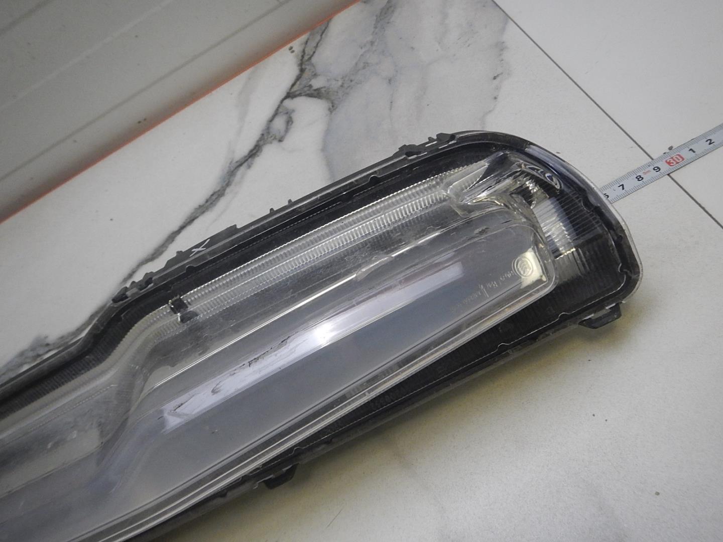 Фара дневного света правая (ходовые огни)