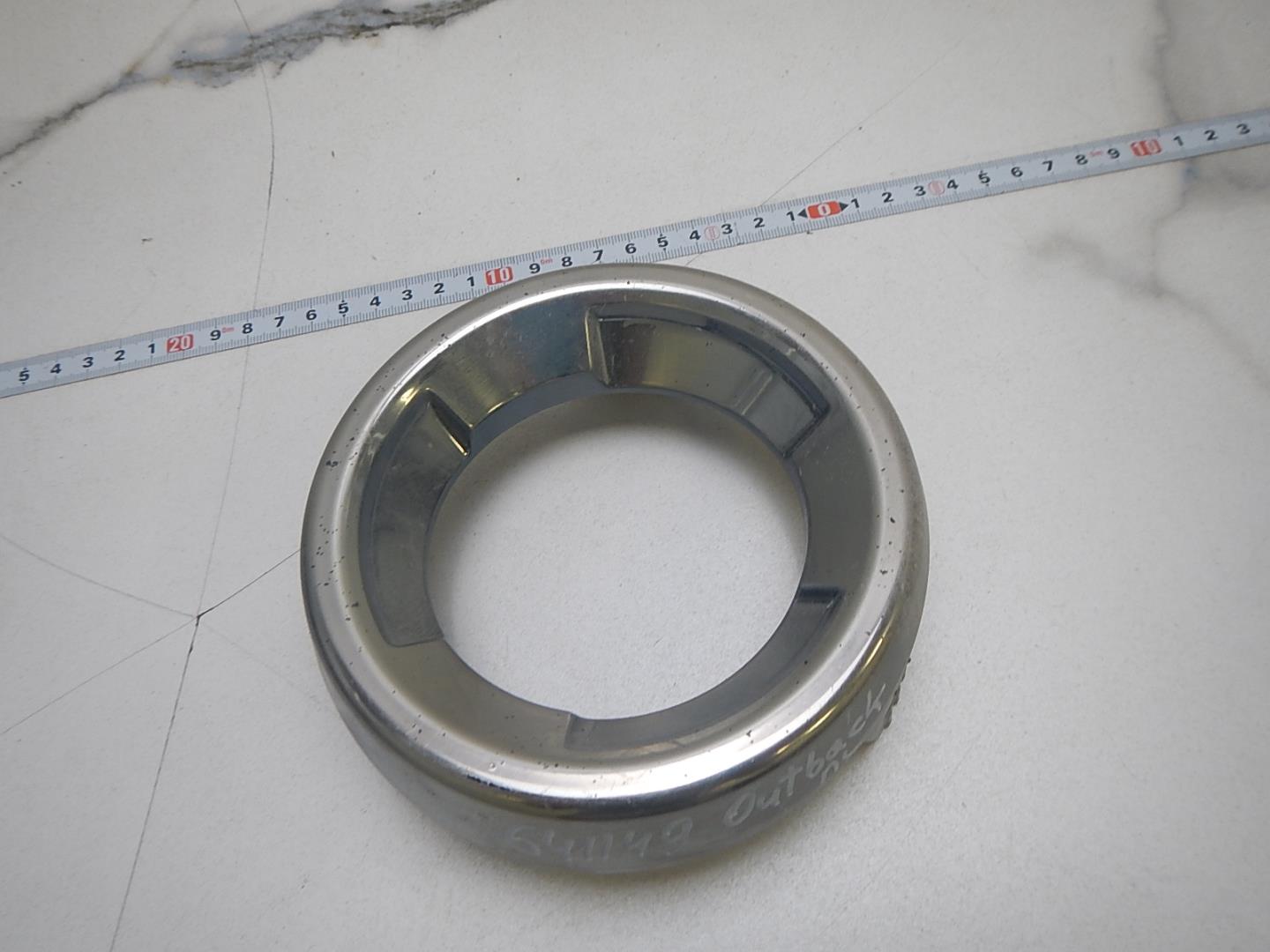 Рамка противотуманной фары левой