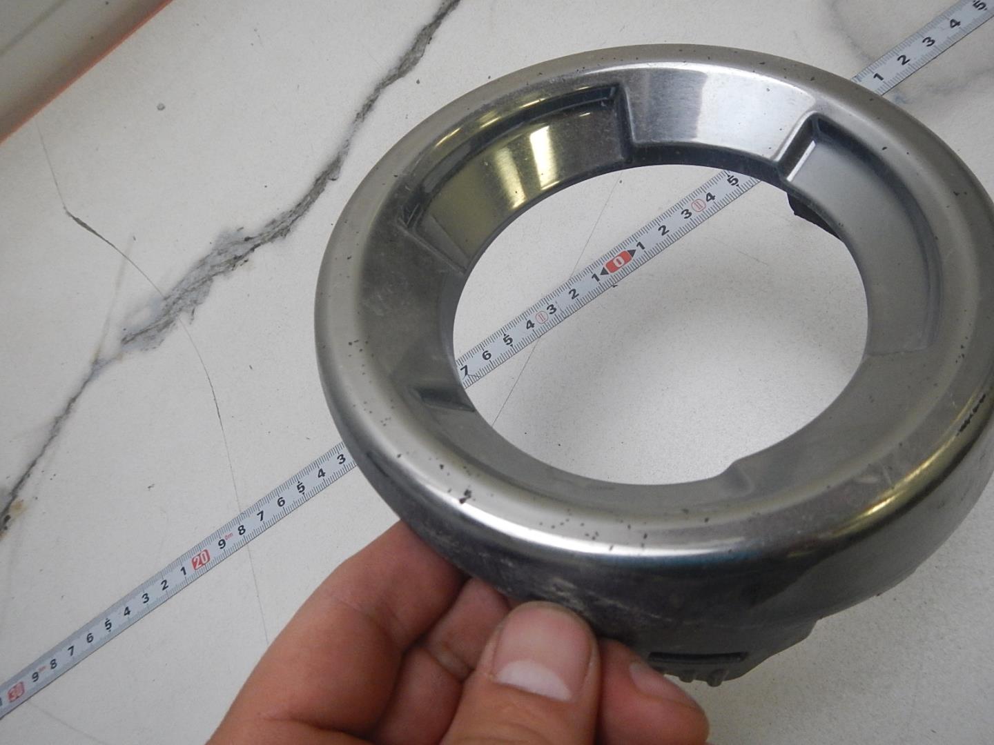 Рамка противотуманной фары левой