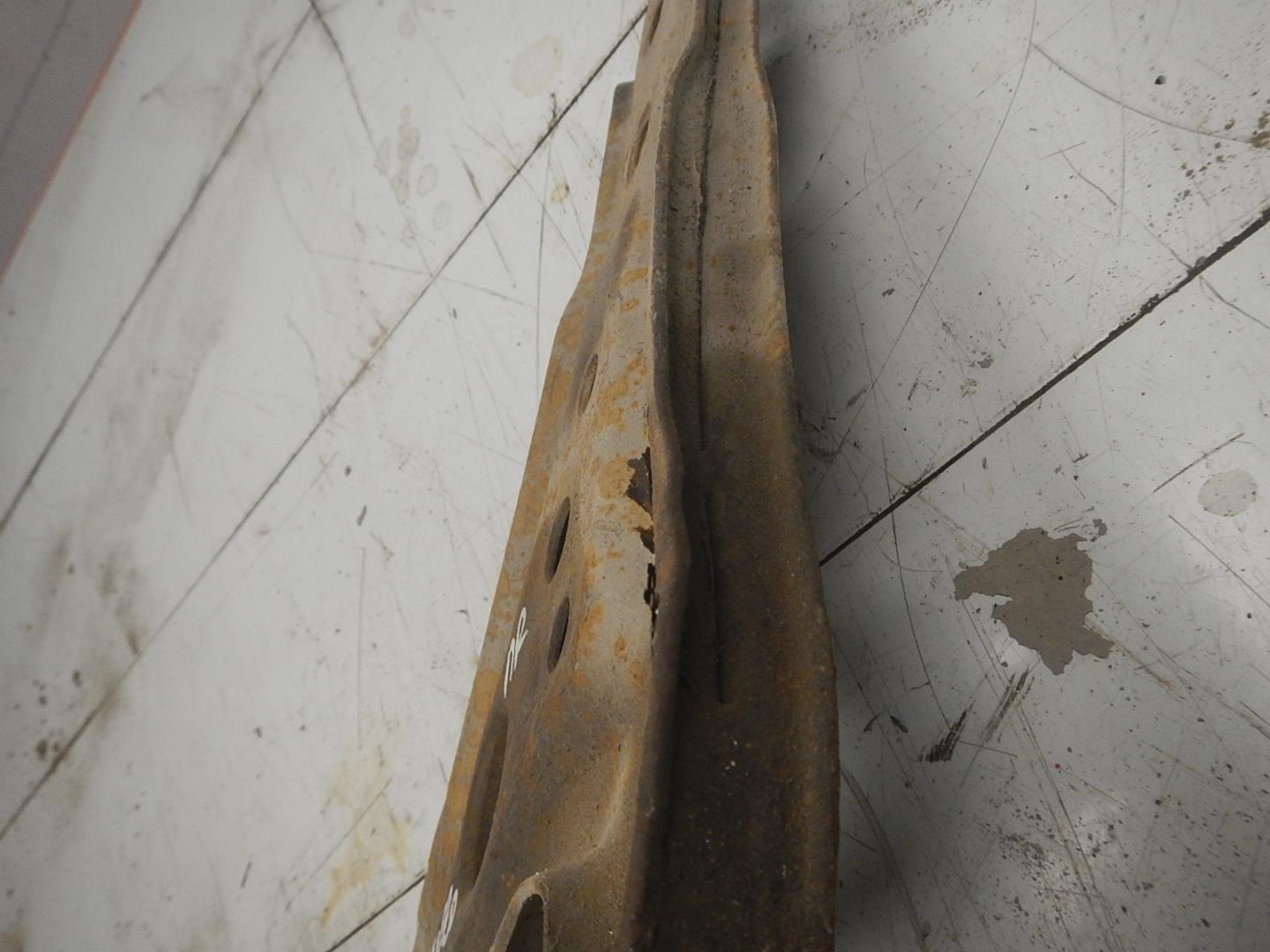 Рычаг передний правый