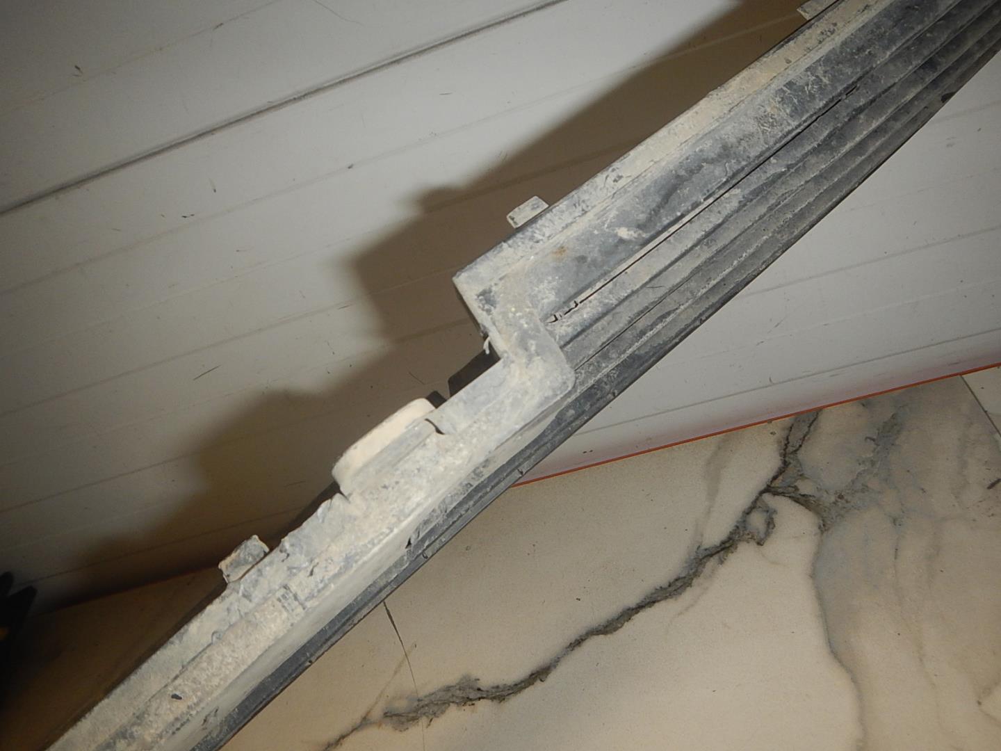 Решетка в бампер центральная