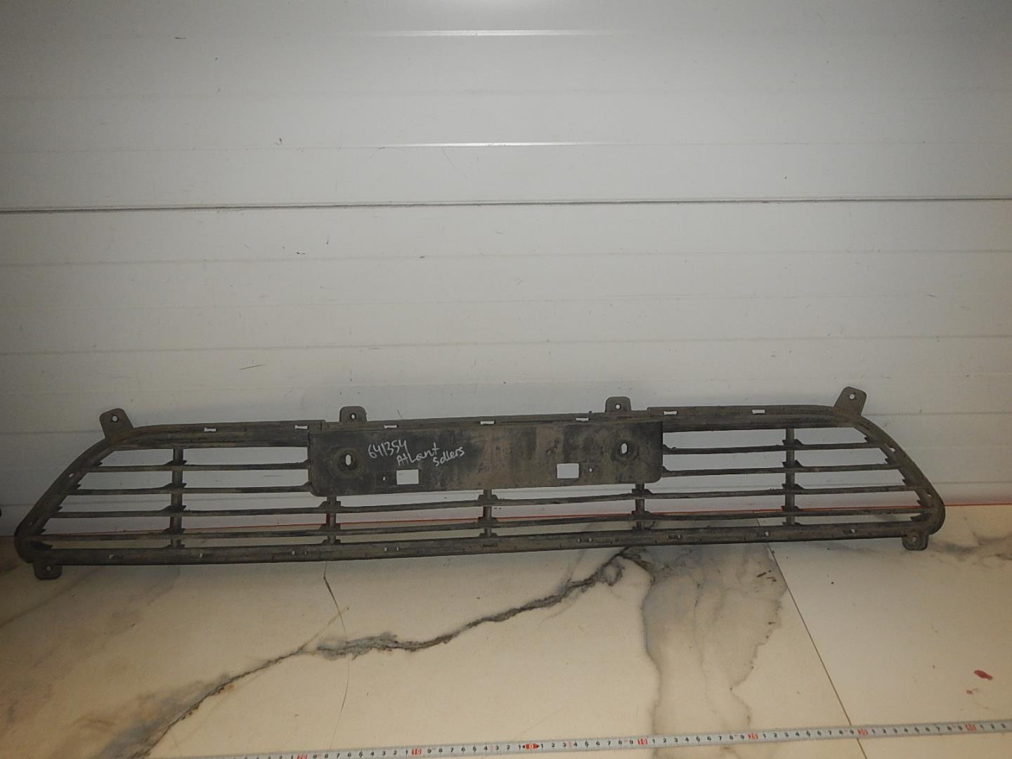 Решетка в бампер центральная