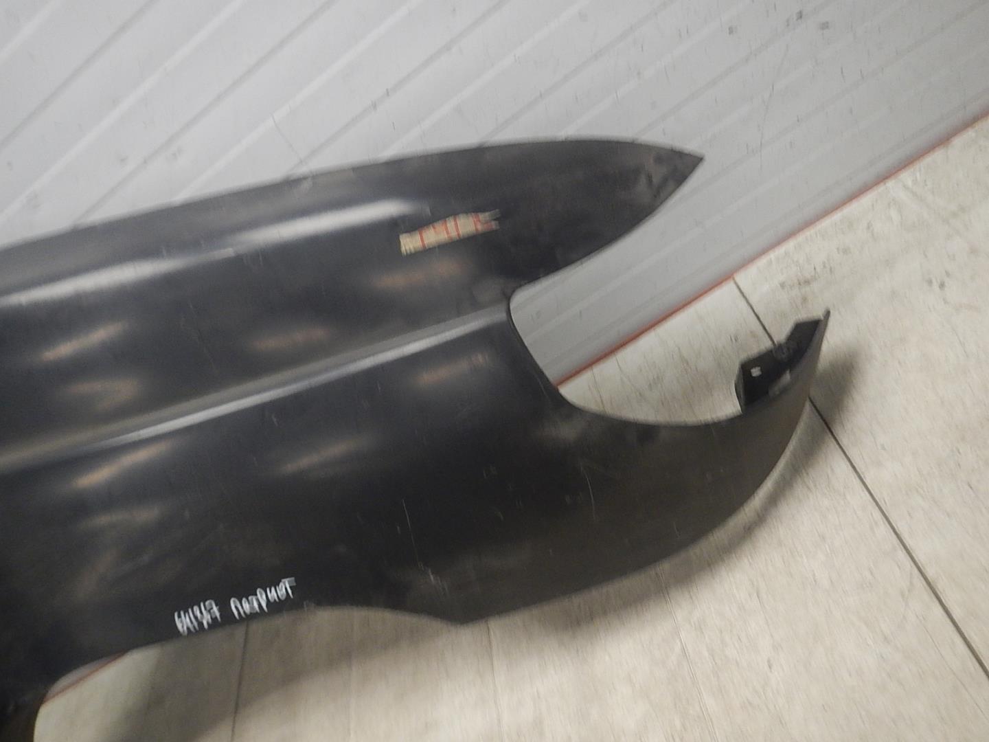 Крыло переднее правое