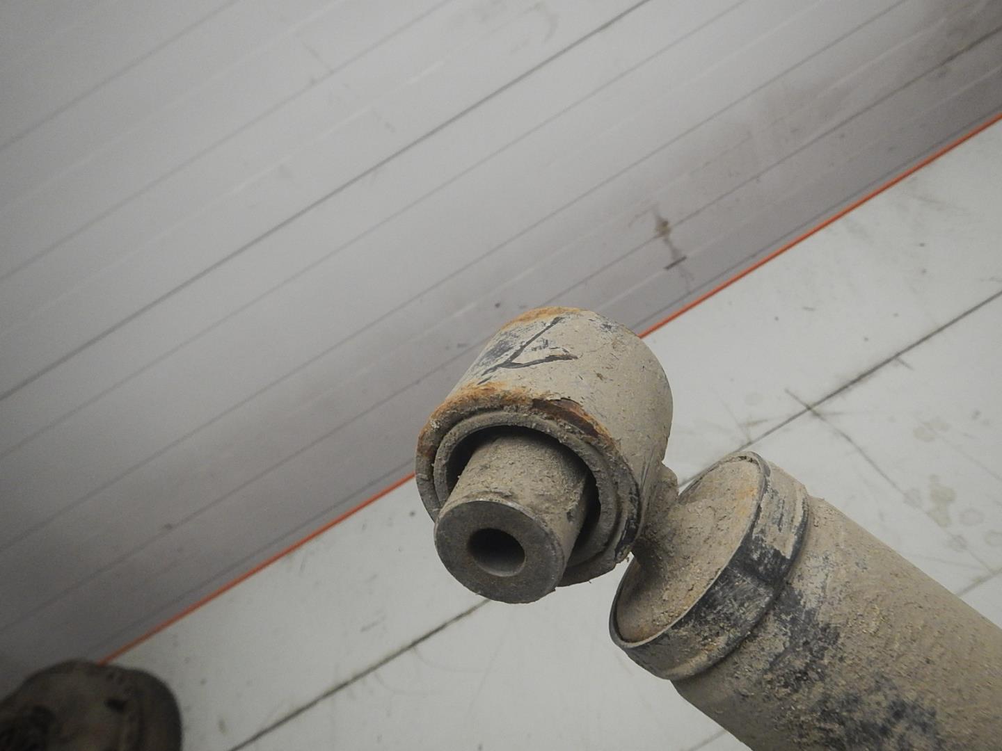 Амортизатор задний (стойка)