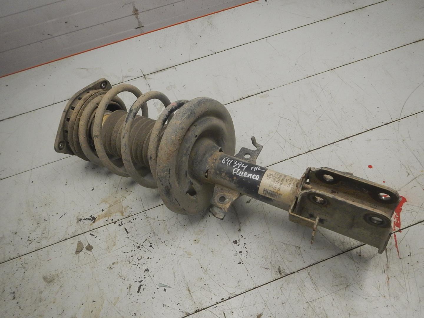 Амортизатор передний правый