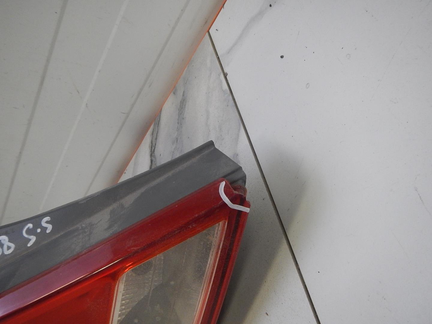 Фонарь задний левый