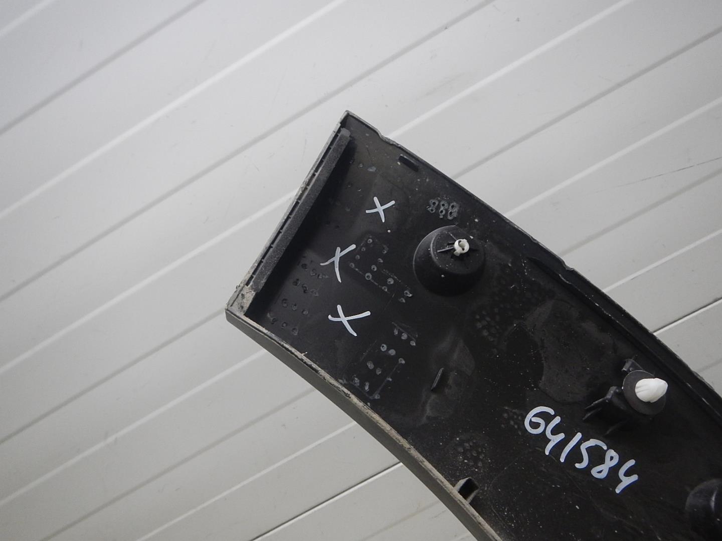 Накладка двери задней левой