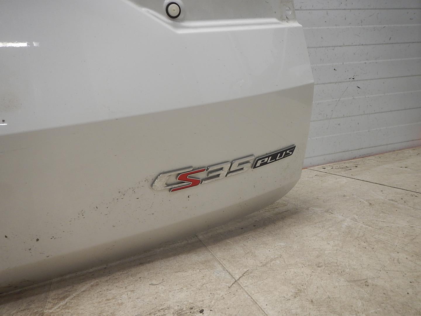 Дверь багажника