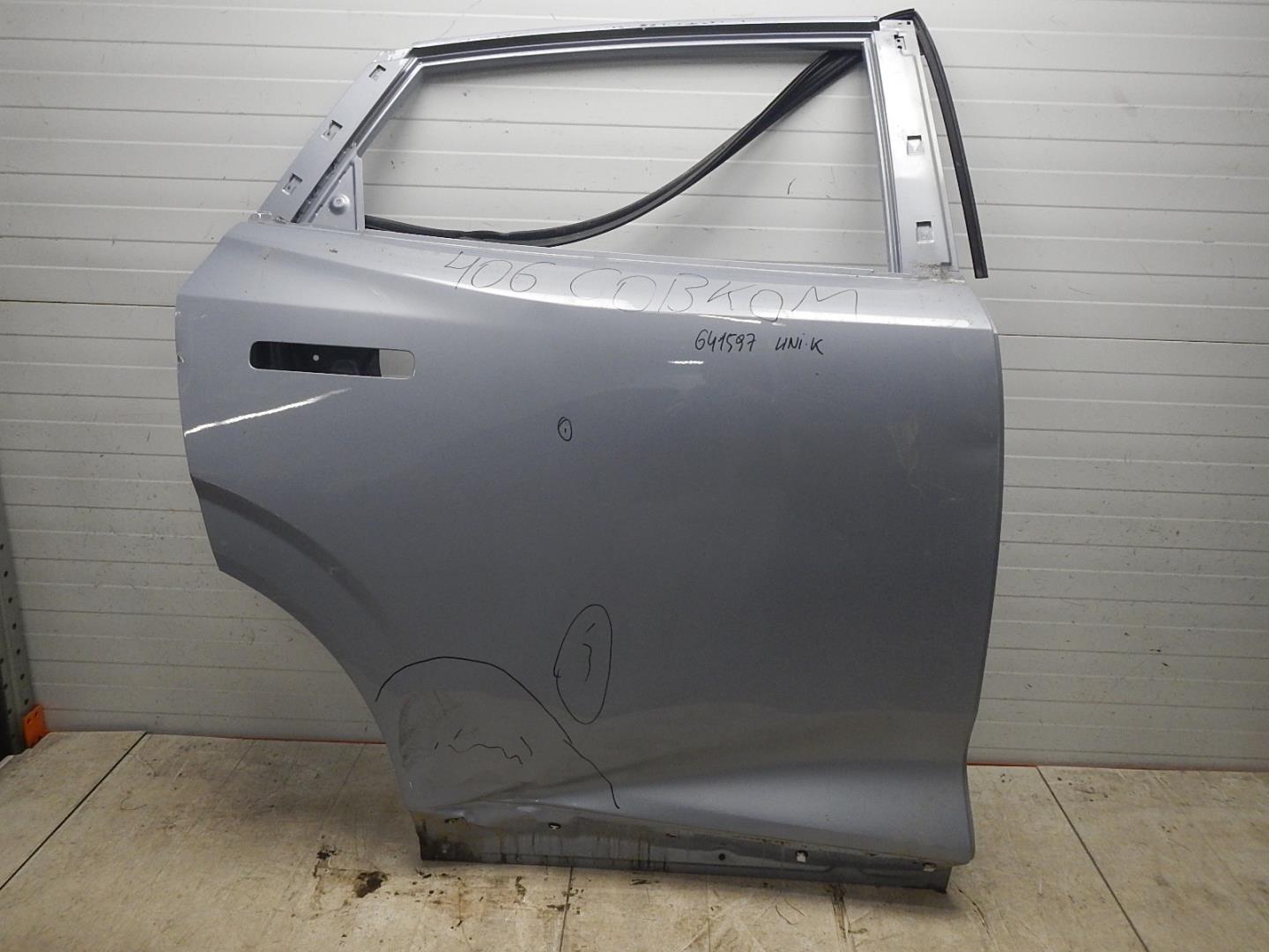 Дверь задняя правая