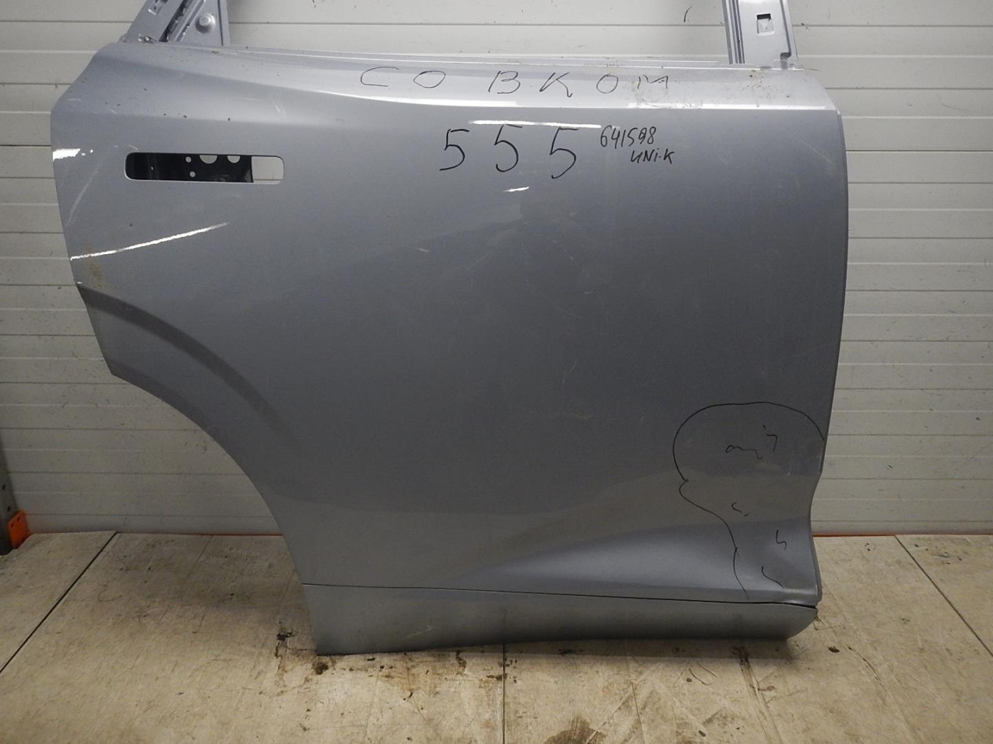 Дверь задняя правая