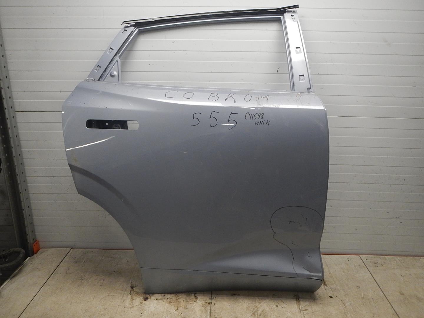 Дверь задняя правая