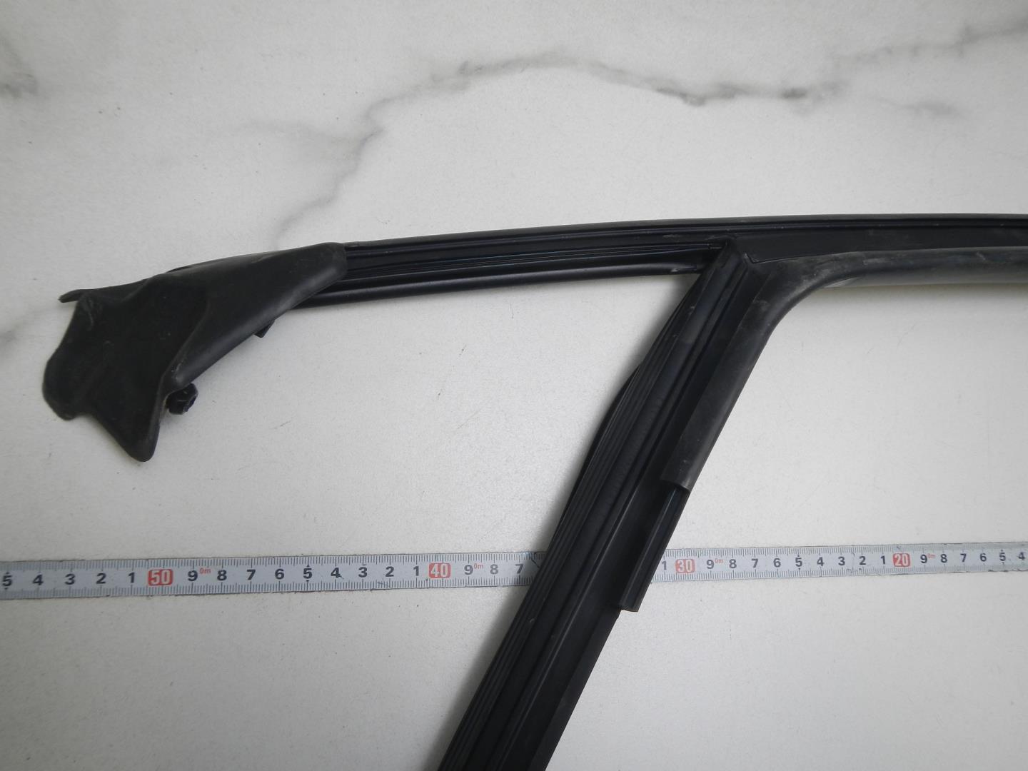 Уплотнитель стекла двери