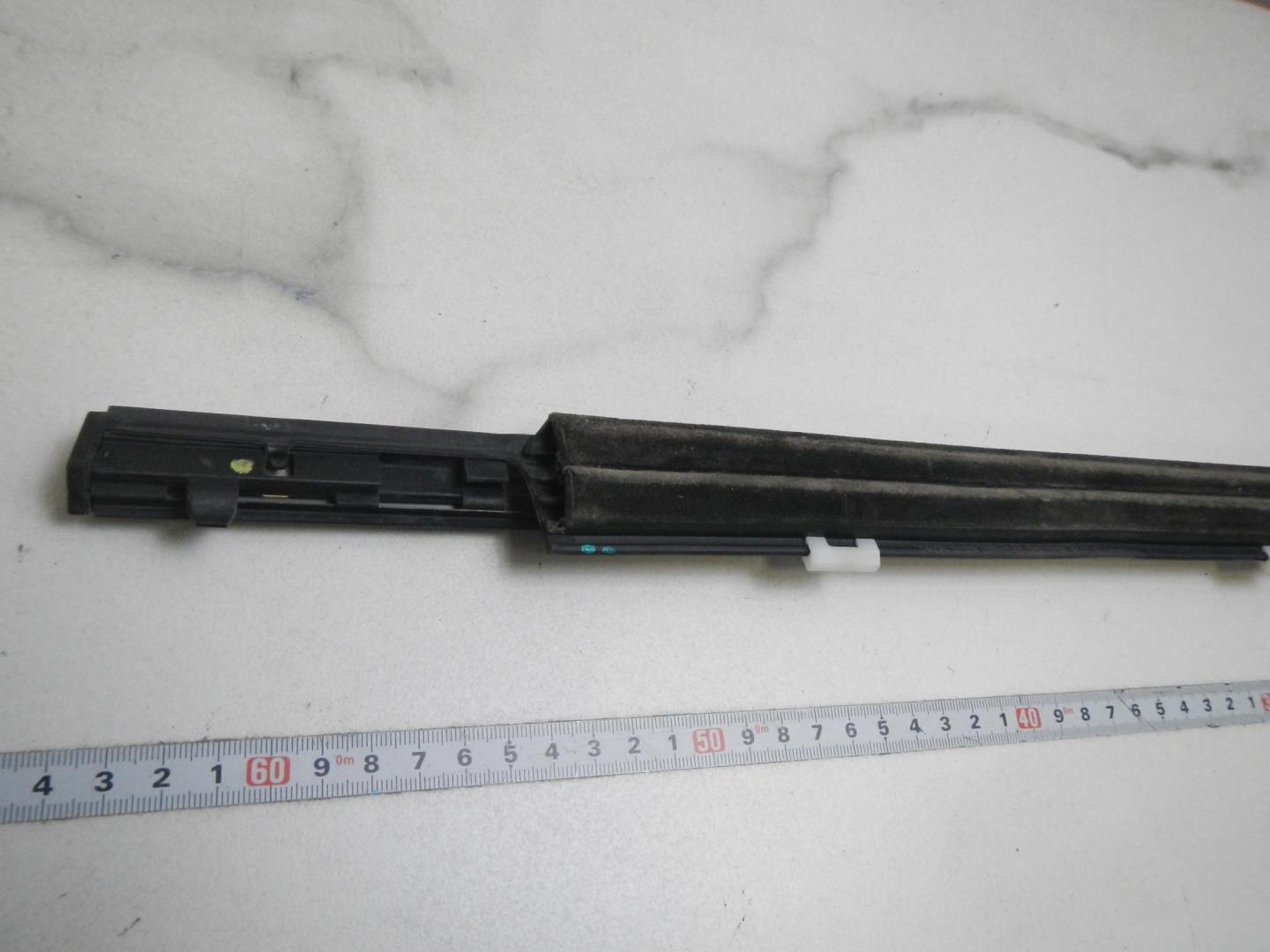 Молдинг задней правой двери