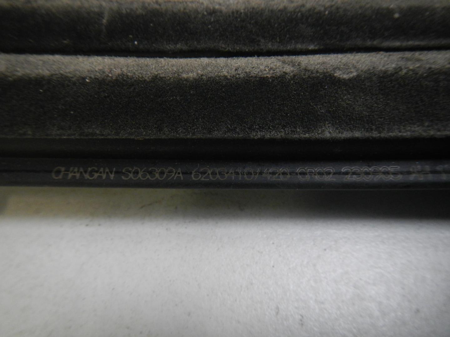 Молдинг задней правой двери