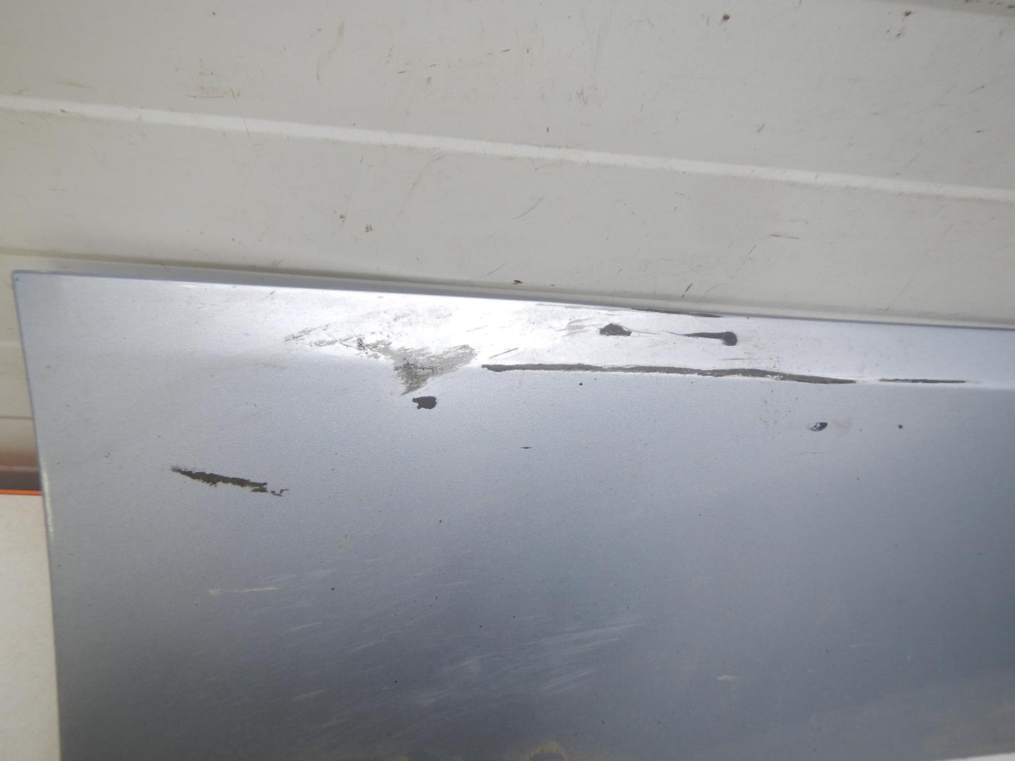 Молдинг задней левой двери