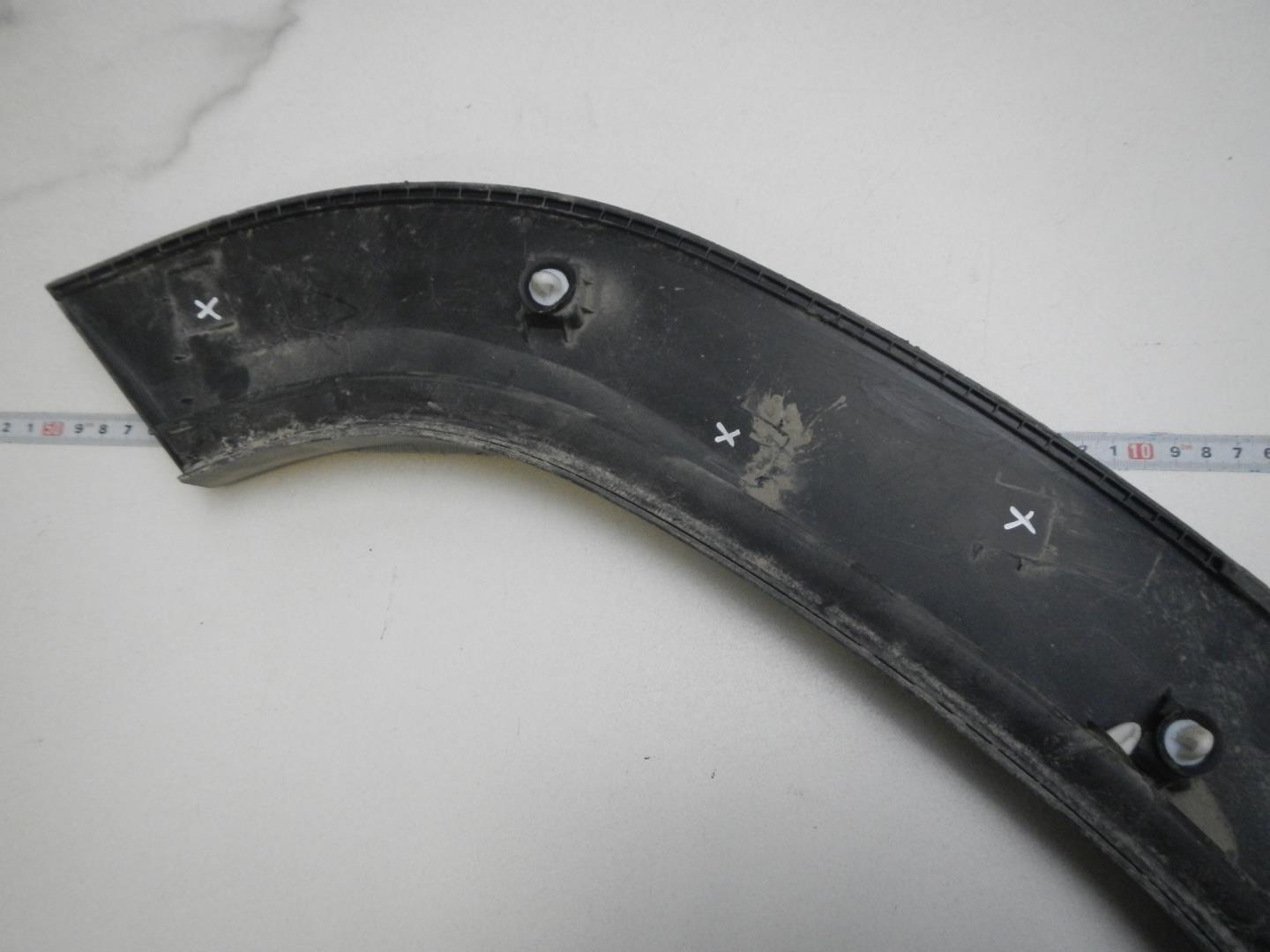 Молдинг задней левой двери