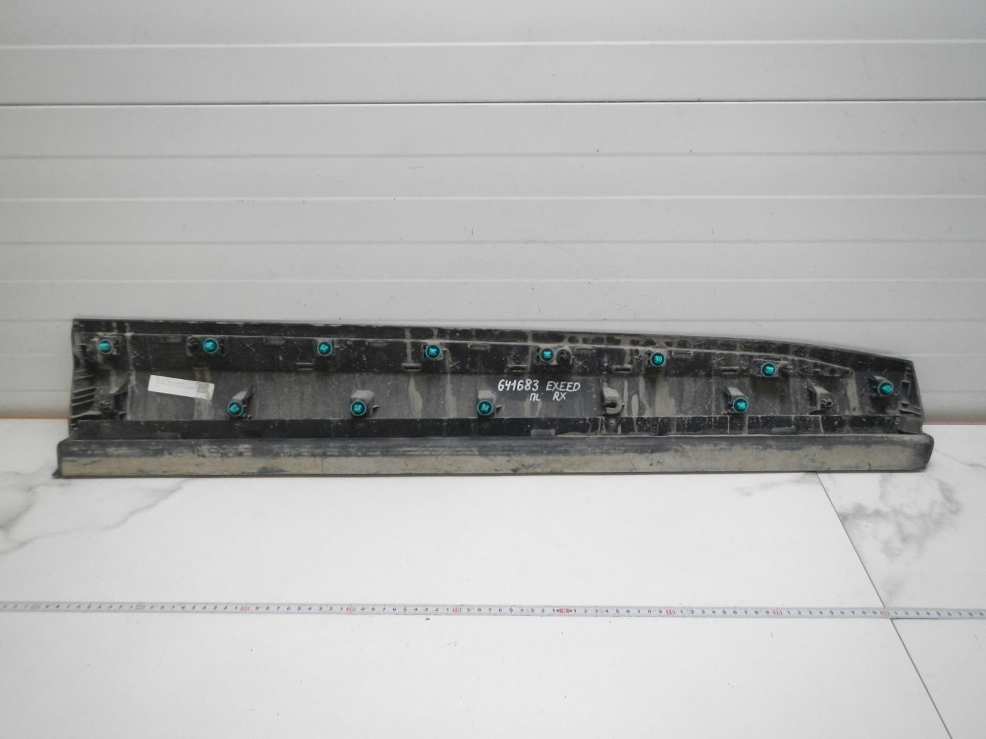 Молдинг передней левой двери