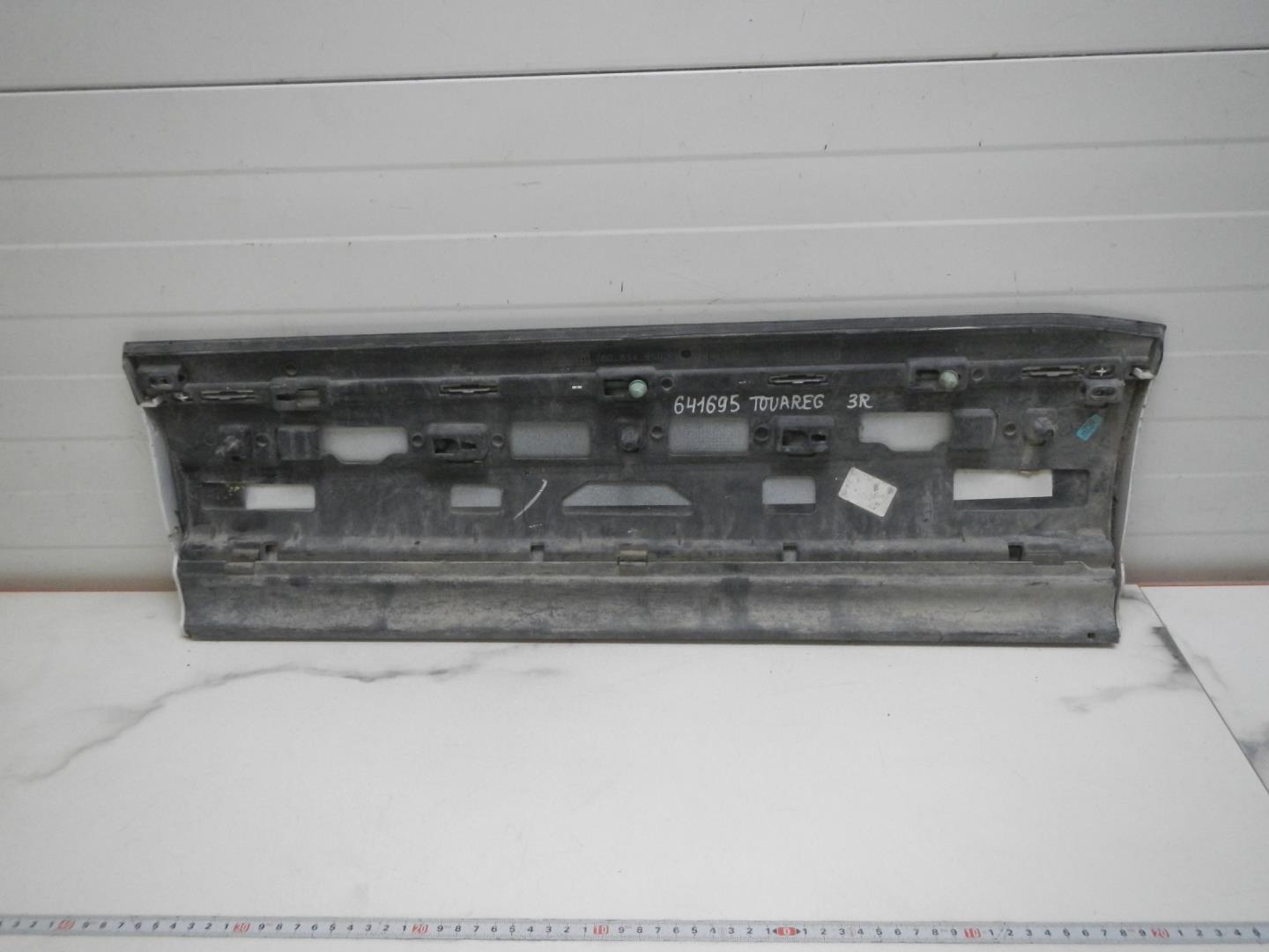 Молдинг задней правой двери